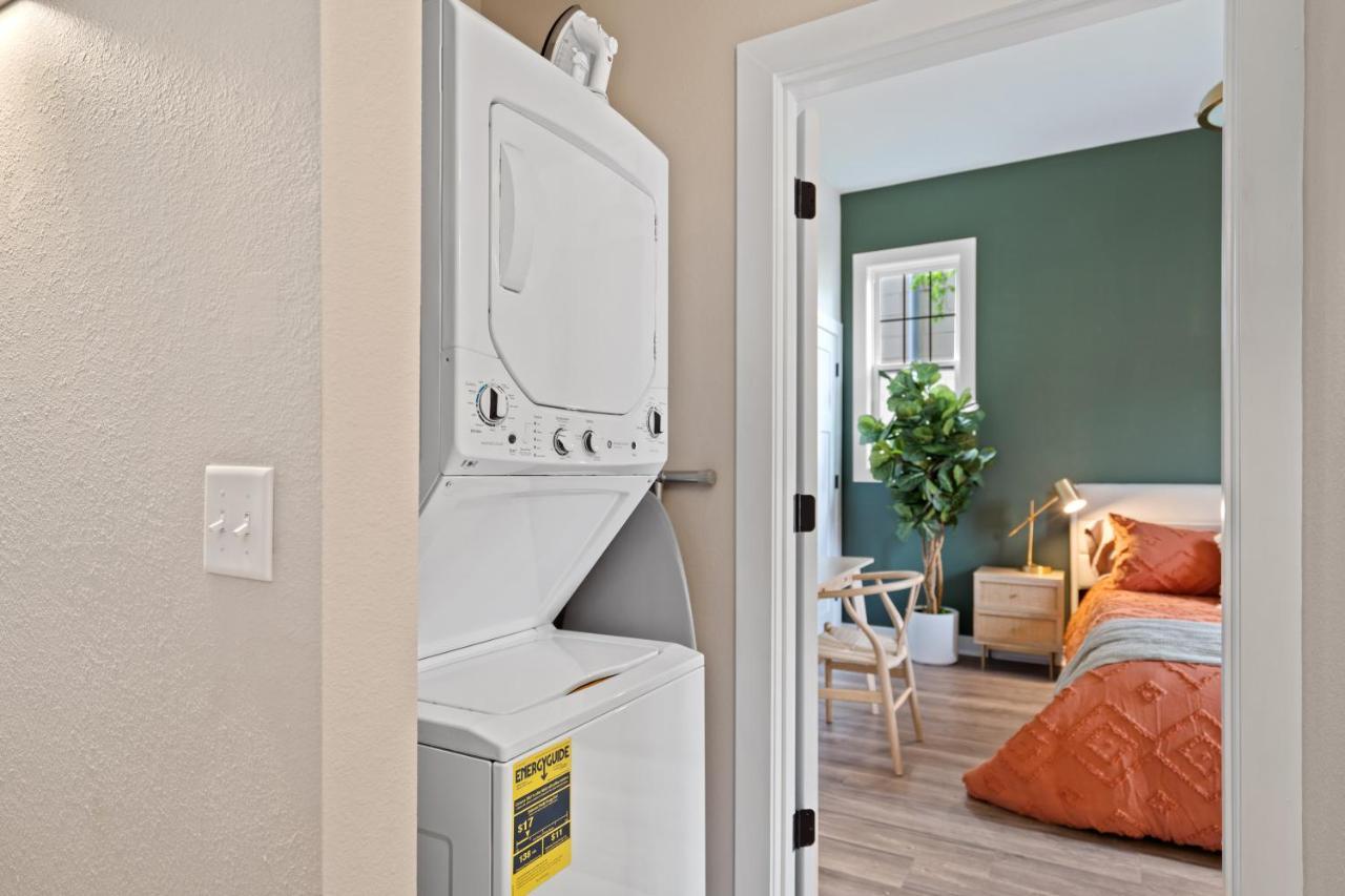 Apartment The Bentley Condotel In Historic Walker's Point W/ Garage + Yard