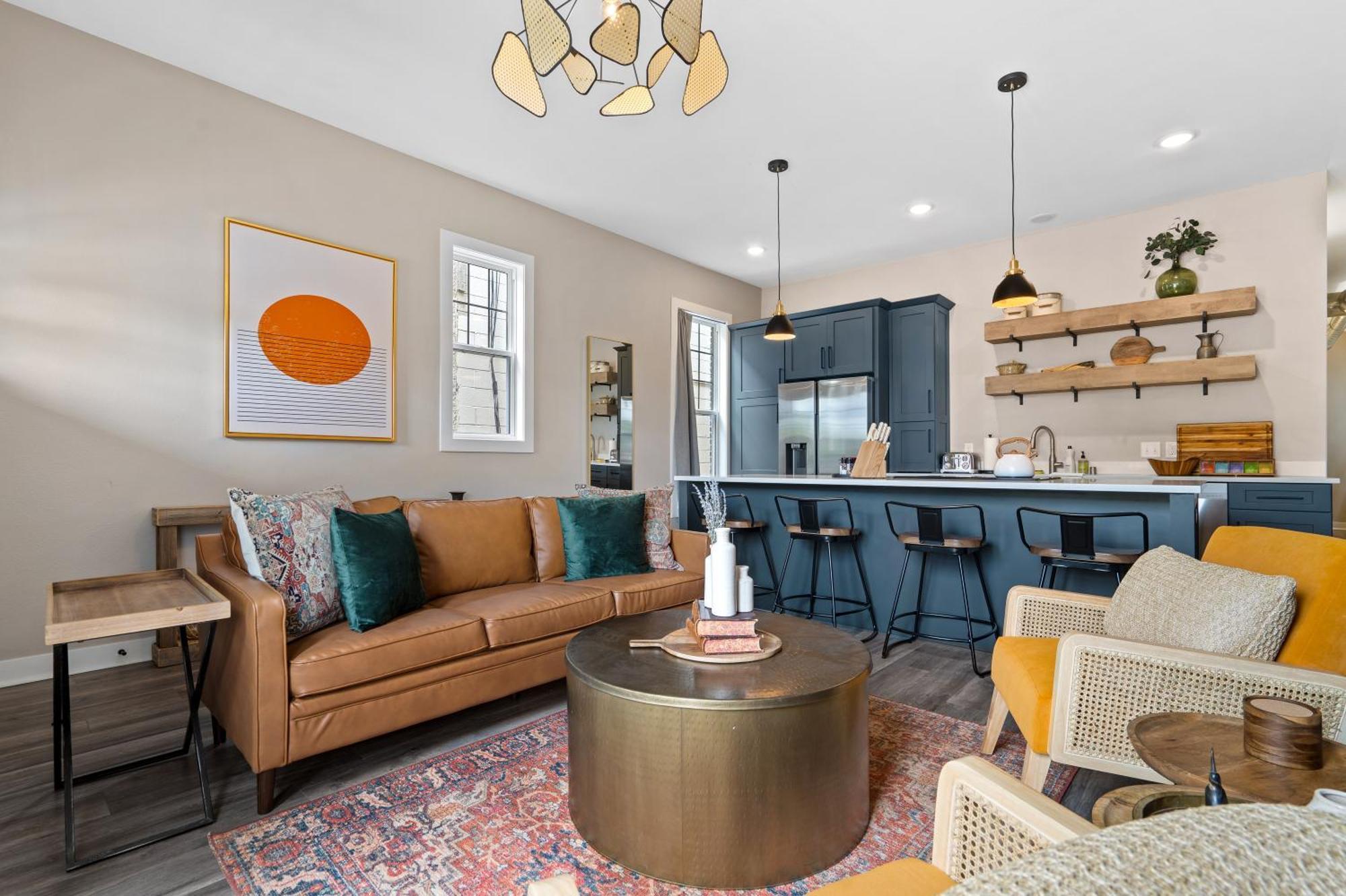 The Bentley Condotel In Historic Walker's Point W/ Garage + Yard *