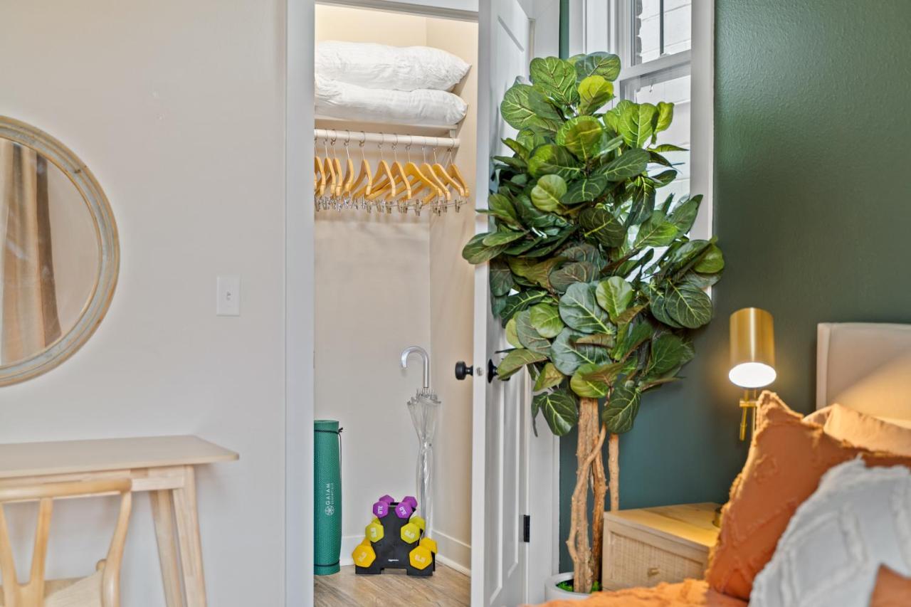 The Bentley Condotel In Historic Walker's Point W/ Garage + Yard *