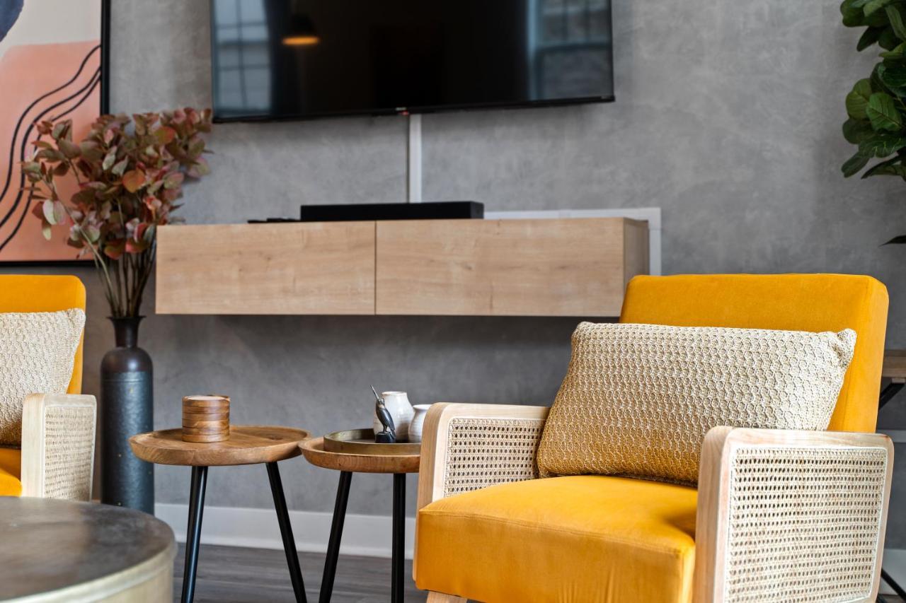 The Bentley Condotel In Historic Walker's Point W/ Garage + Yard *