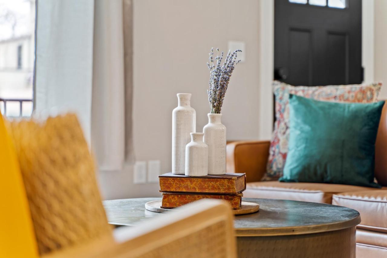 The Bentley Condotel In Historic Walker's Point W/ Garage + Yard Apartment