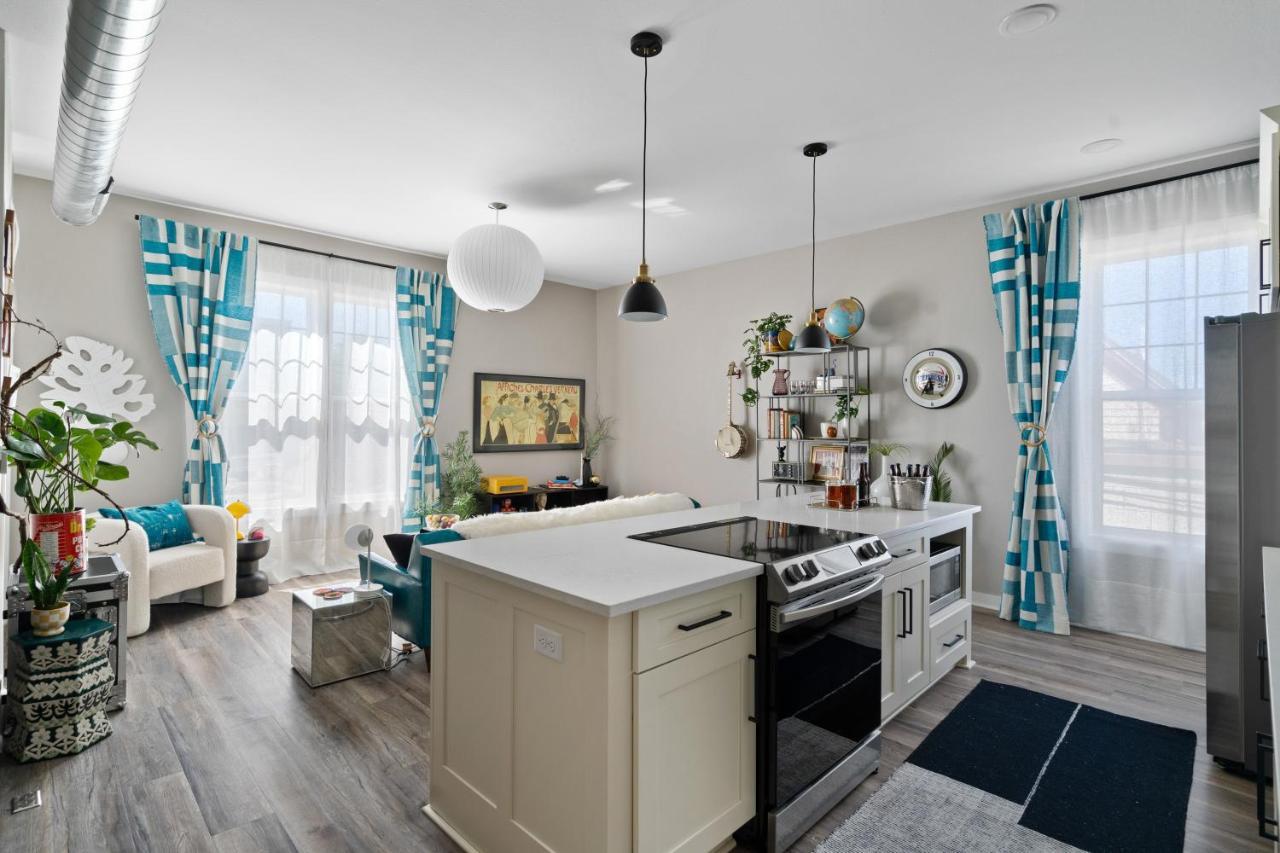 Apartment The Bentley Condotel, Heart Of Walkers Point With Garage, Yard *