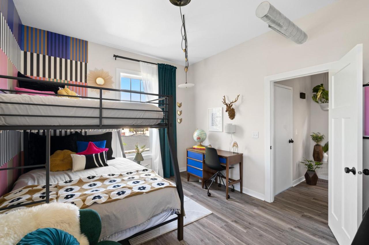 Apartment The Bentley Condotel, Heart Of Walkers Point With Garage, Yard