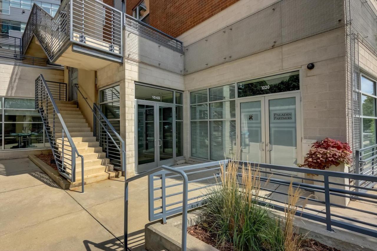 Apartment Frontdesk 1040 Cass St Apts East Town *