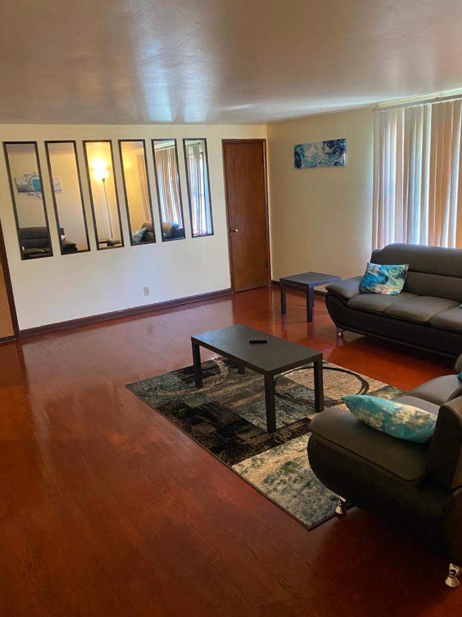Apartment Spacious 3bedroom Free Wine,wifi,and Parking