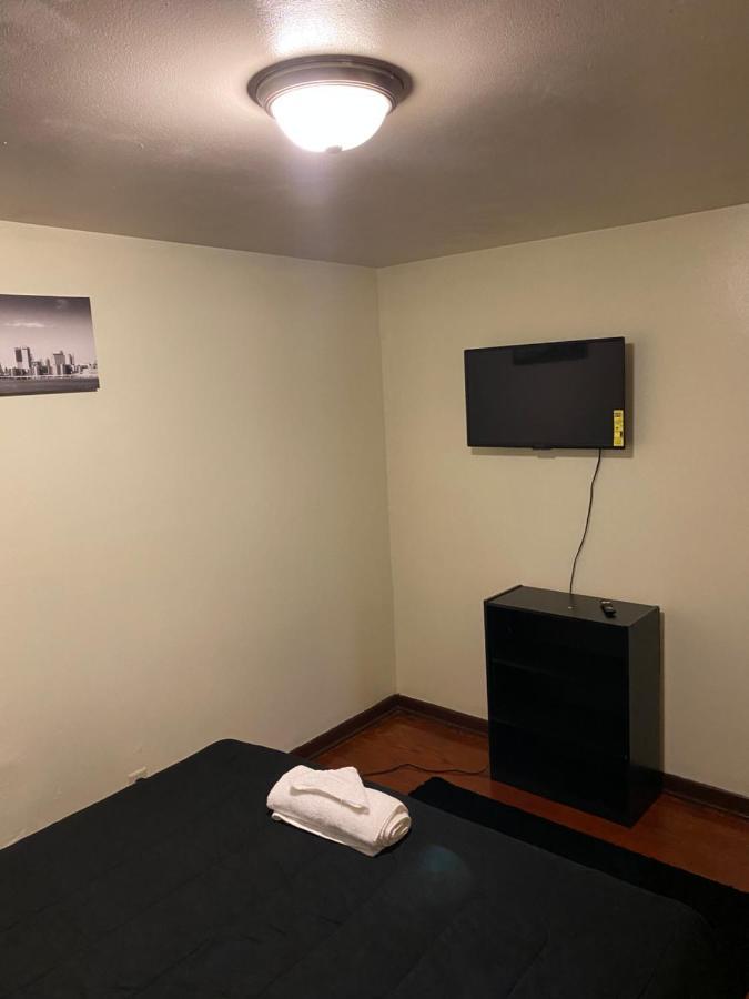 Spacious 3bedroom Free Wine,wifi,and Parking Apartment
