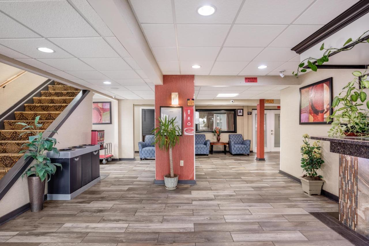 Econo Airport Lodge
