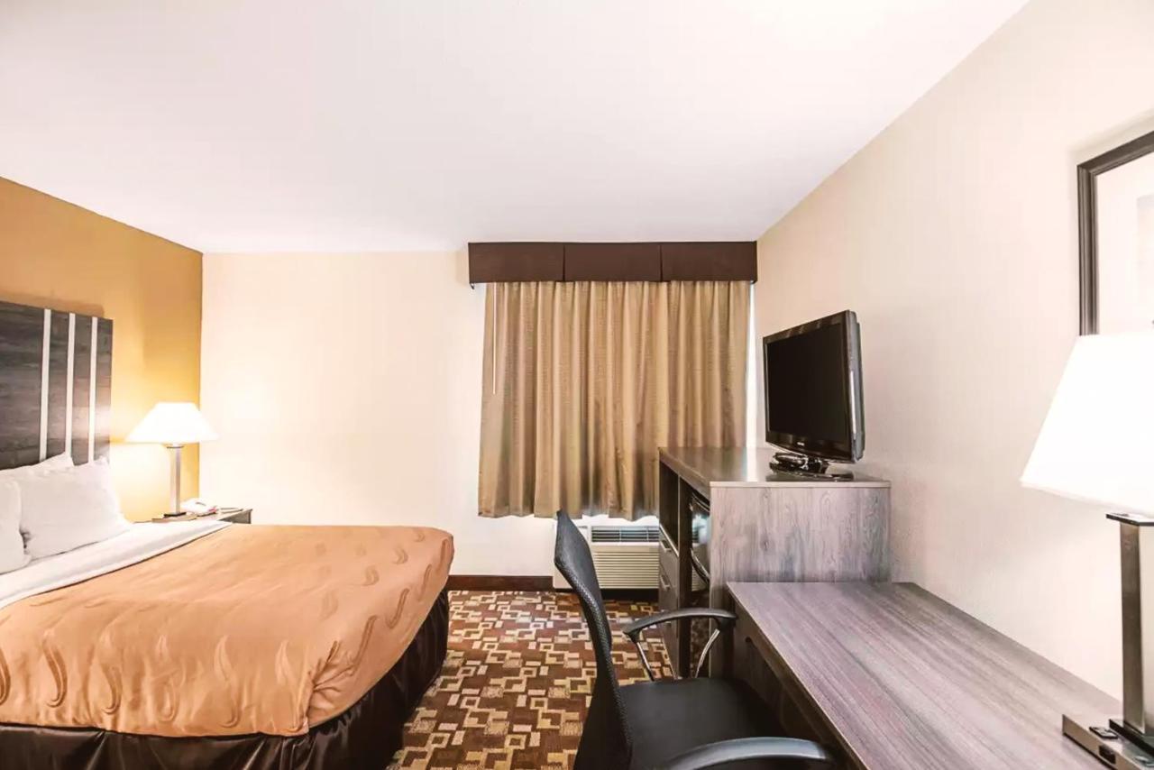 Quality & Hotel 2*