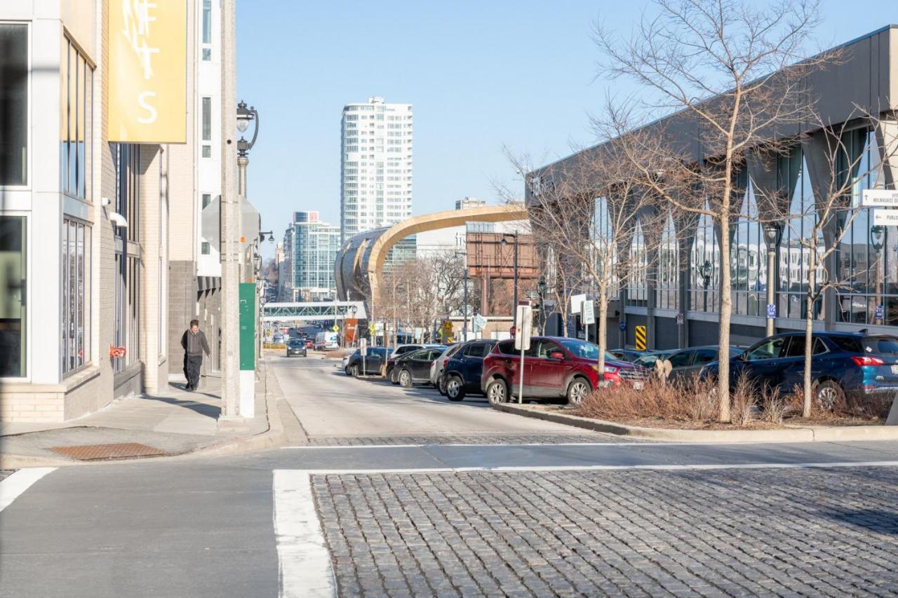 Flexhome Brewery District El11 - Just 3 Blocks To Fiserv With Gym And Parking Apartment