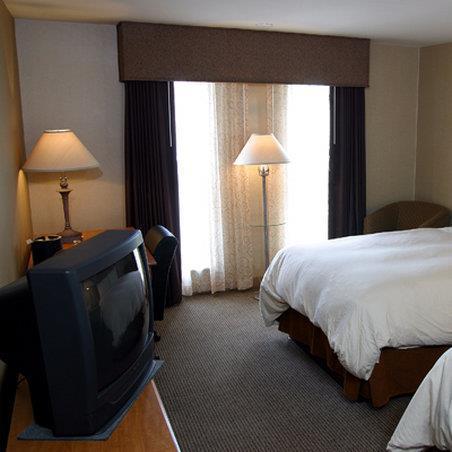 Ramada By Wyndham Milwaukee