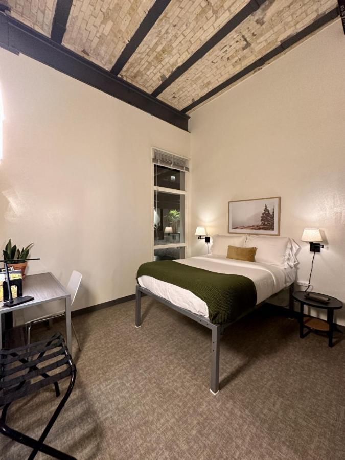 Flexhome Brewery District El14 - Just 3 Blocks To Fiserv With Gym And Parking *