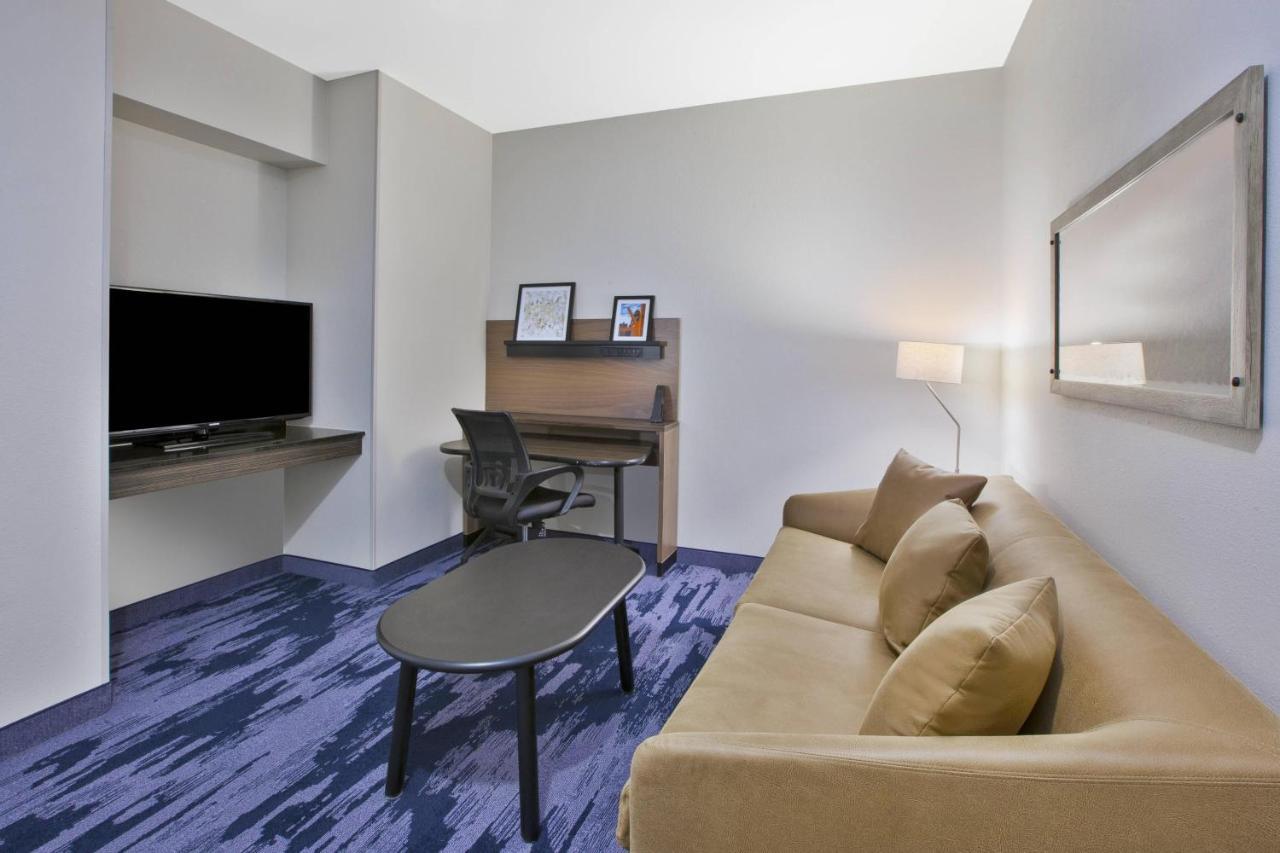 Fairfield & By Marriott Downtown Milwaukee