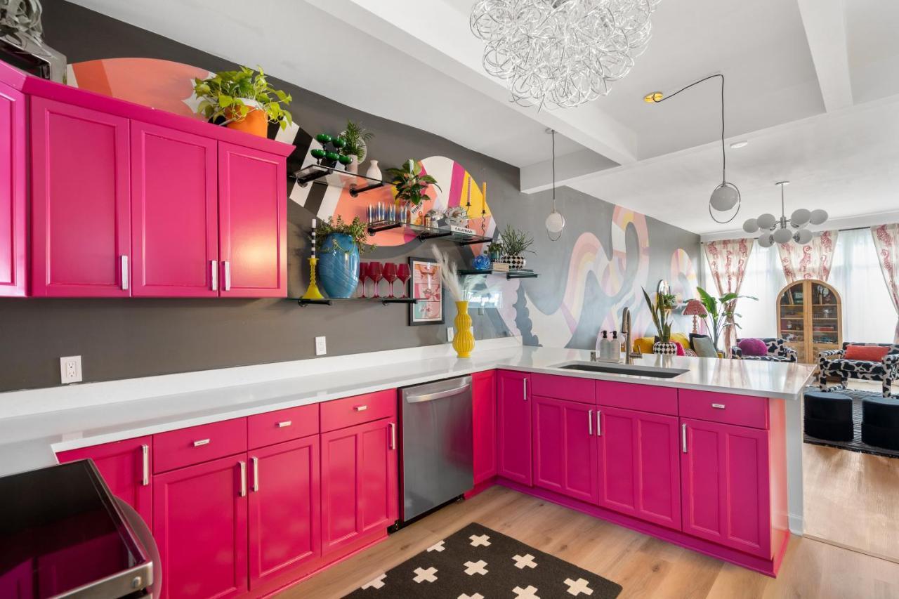 Insta Worthy Home! *sleeps 8* - Walker's Point! * Milwaukee