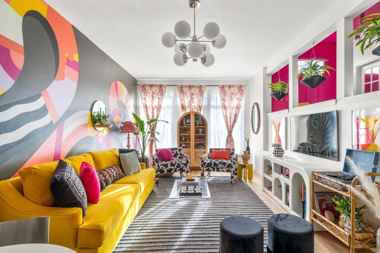 Holiday home Insta Worthy Home! *sleeps 8* - Walker's Point!