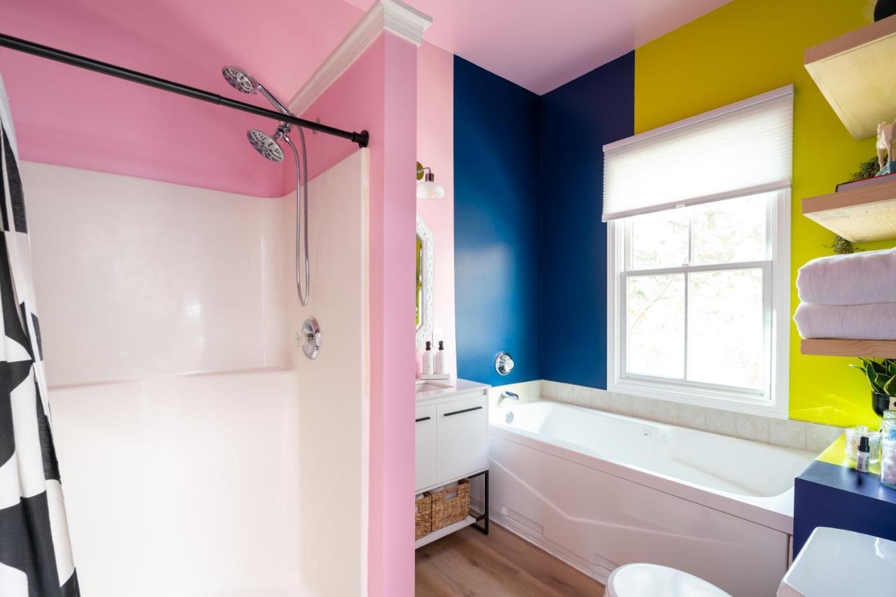 Insta Worthy Home! *sleeps 8* - Walker's Point! Milwaukee