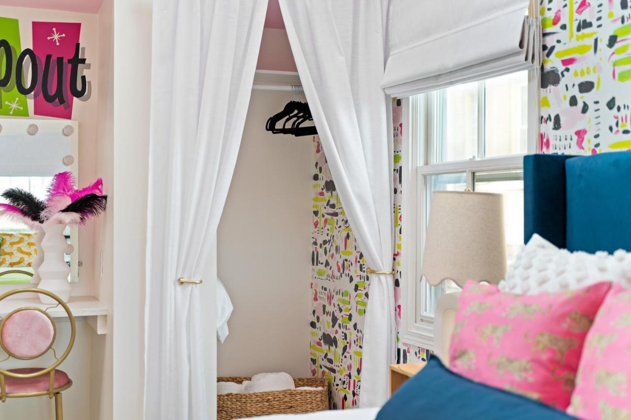Insta Worthy Home! *sleeps 8* - Walker's Point!