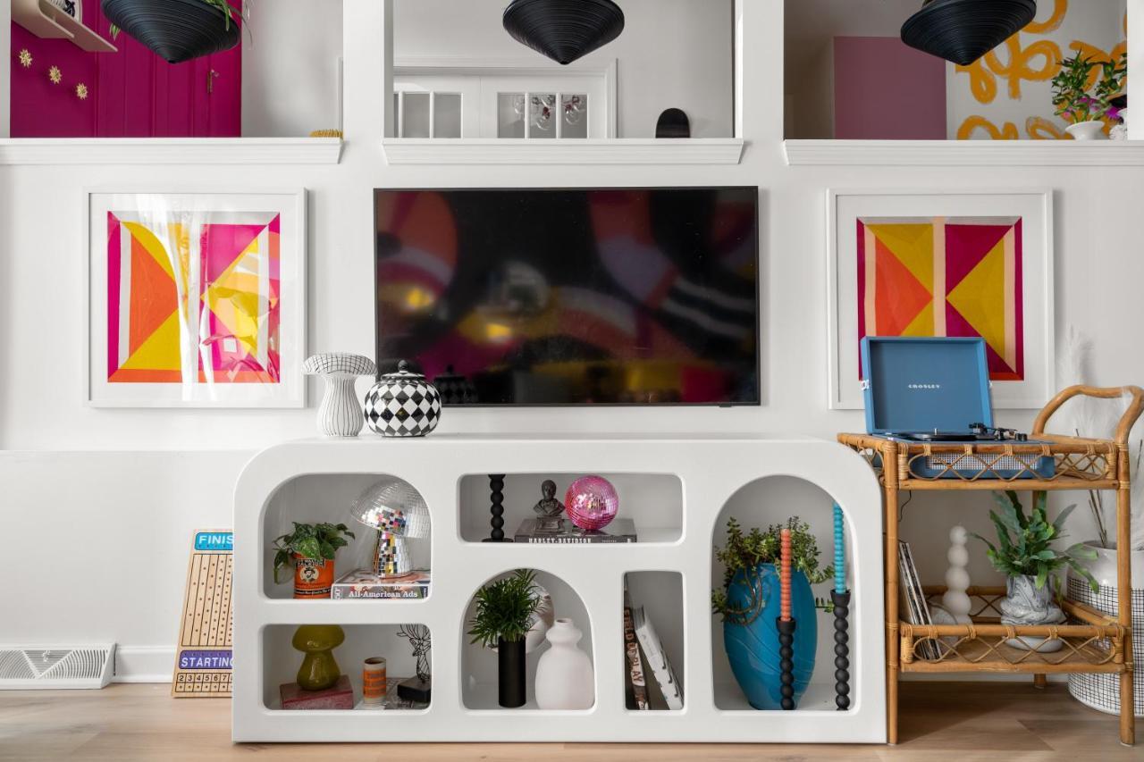 Holiday home Insta Worthy Home! *sleeps 8* - Walker's Point! *