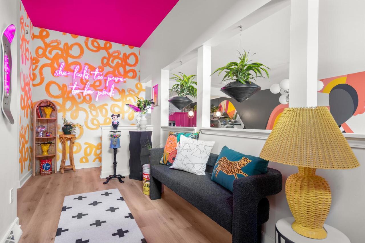 Insta Worthy Home! *sleeps 8* - Walker's Point! Holiday home *