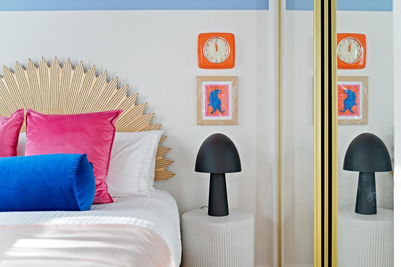 Holiday home Insta Worthy Home! *sleeps 8* - Walker's Point!