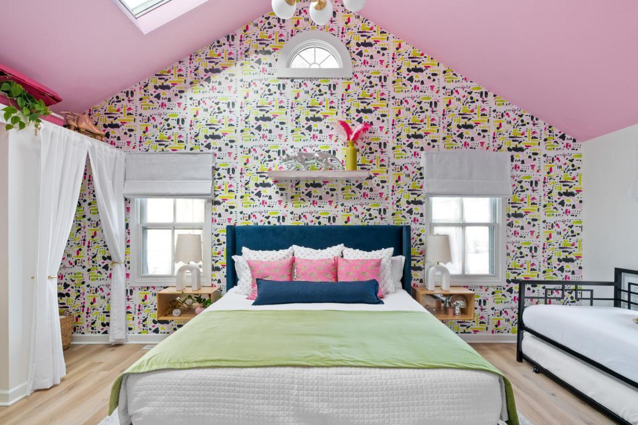 Holiday home Insta Worthy Home! *sleeps 8* - Walker's Point!