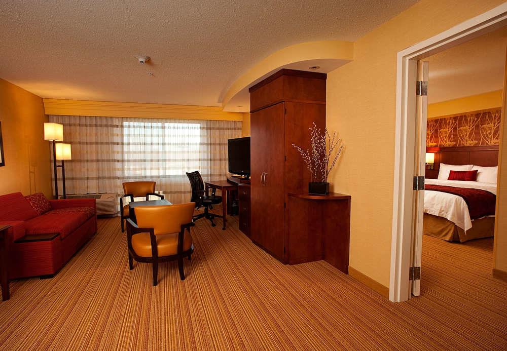 Courtyard Airport 3* Milwaukee