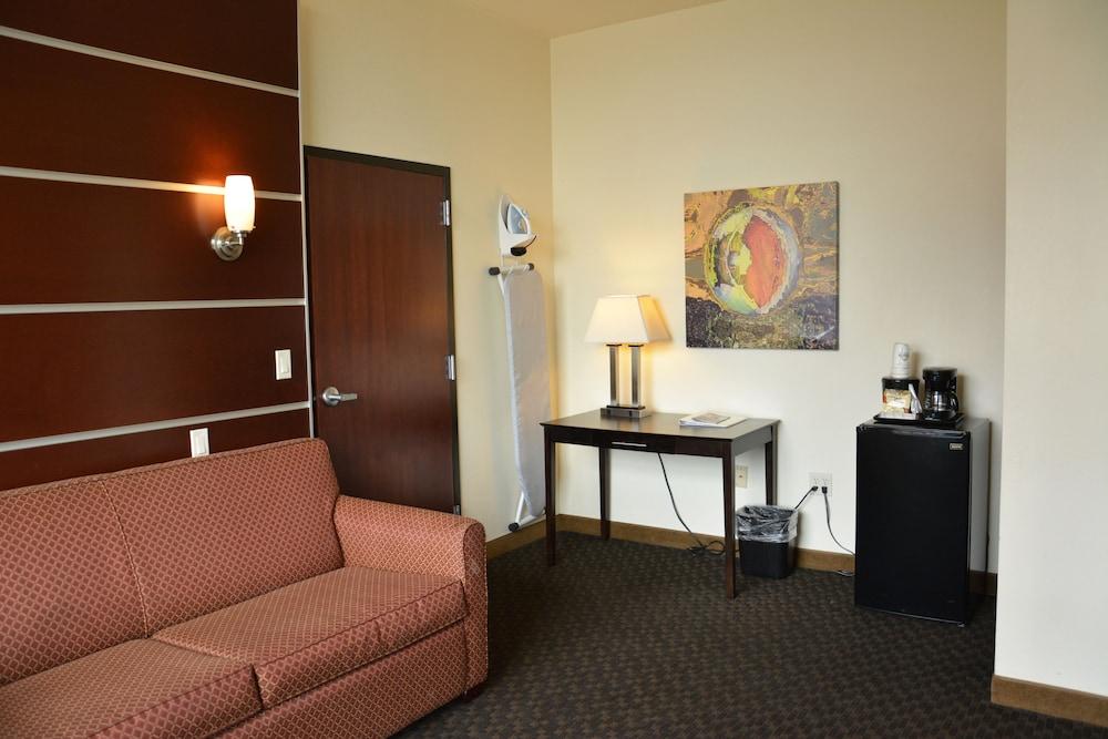 Days & By Wyndham Hotel Milwaukee