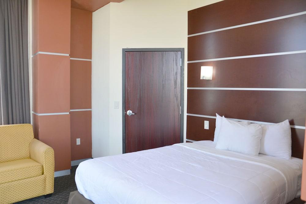 Hotel Days & By Wyndham Milwaukee