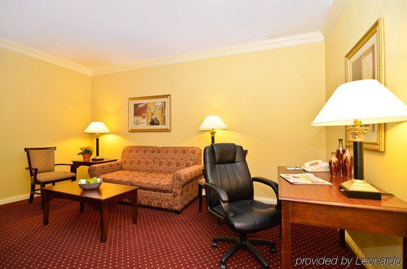 Hotel Fairfield & By Marriott Downtown Milwaukee