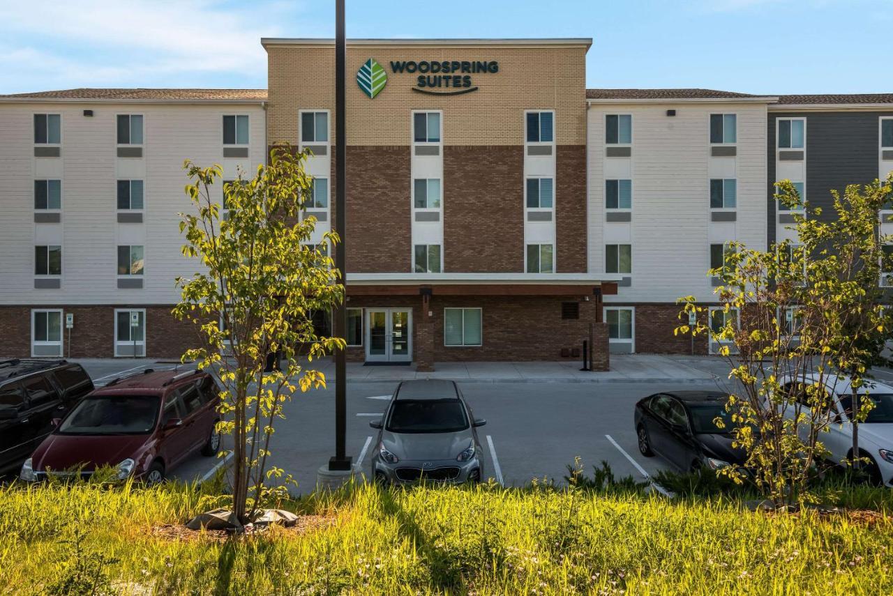 Woodspring - Menomonee Falls Hotel *