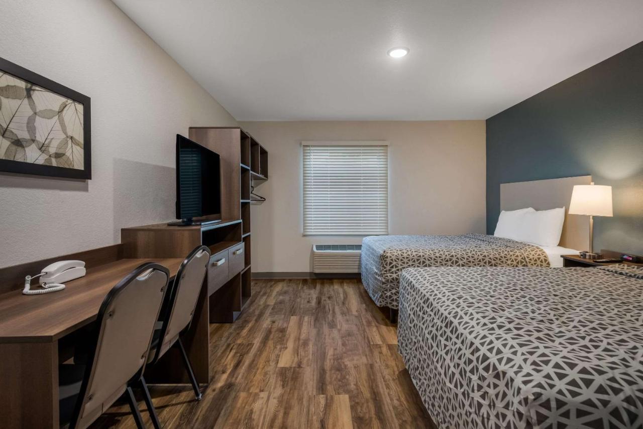 Woodspring - Menomonee Falls Hotel