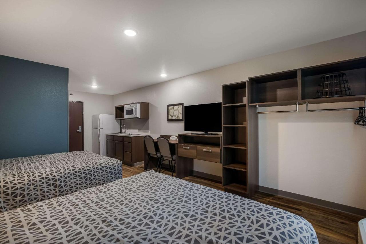 Woodspring - Menomonee Falls Hotel *