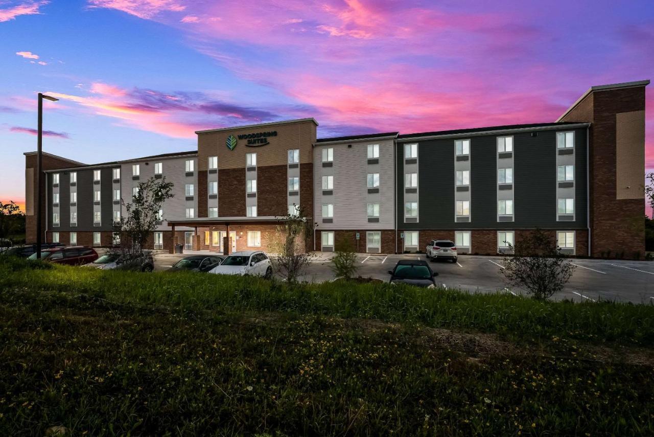 Woodspring - Menomonee Falls Milwaukee