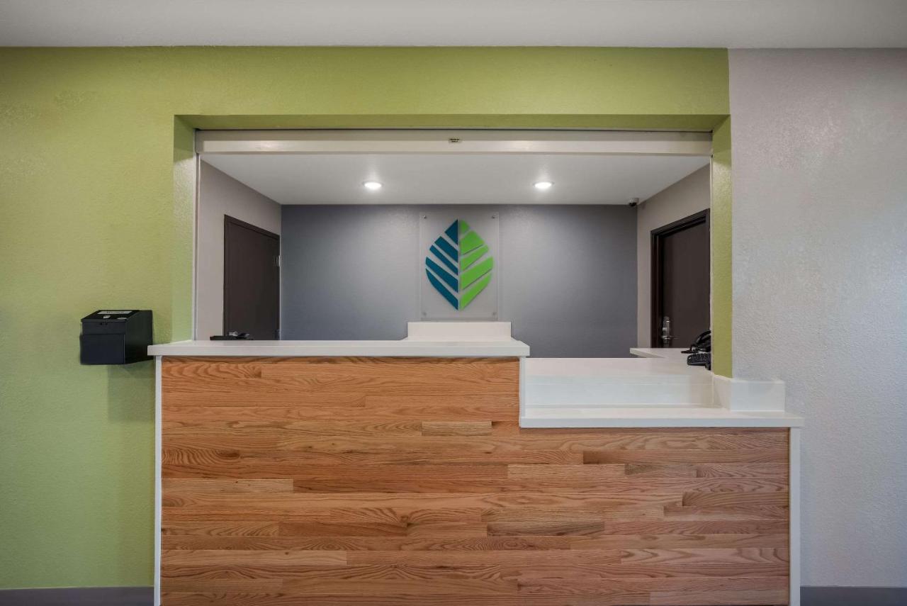 Woodspring - Menomonee Falls Hotel