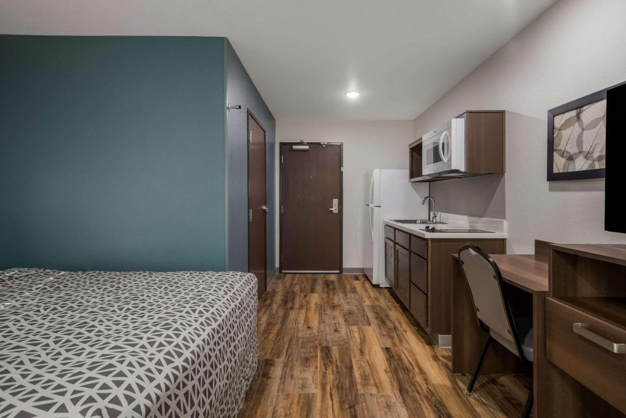 Hotel Woodspring - Menomonee Falls