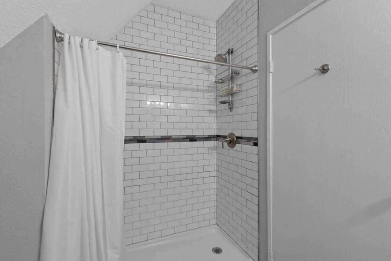 Flexhome Marquette Economy 1br Mp8 Apartment