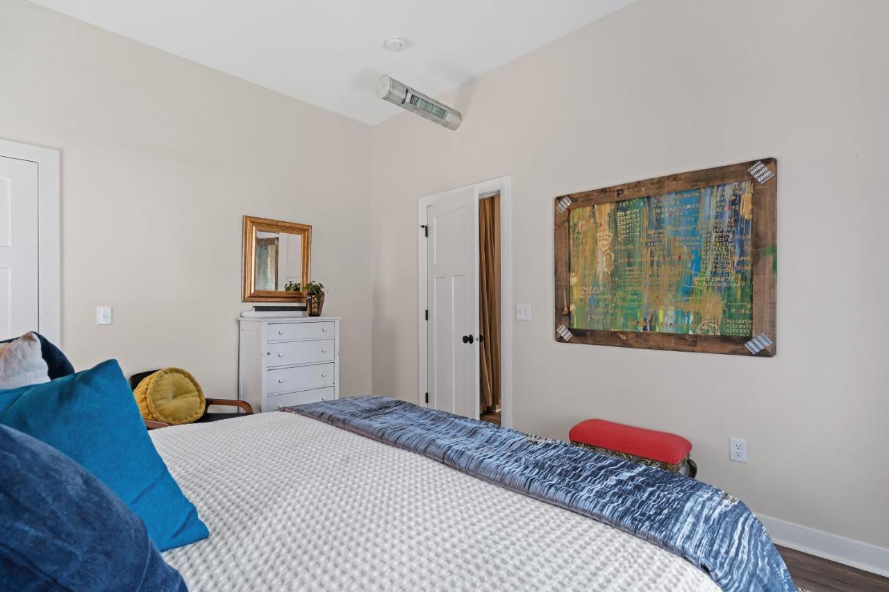 King Sweet, 2bd, 1 Bath, In Historic Walker's Point *