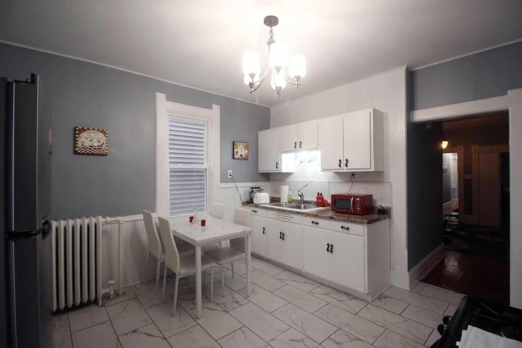 Renovated Brady St. Classic Apartment