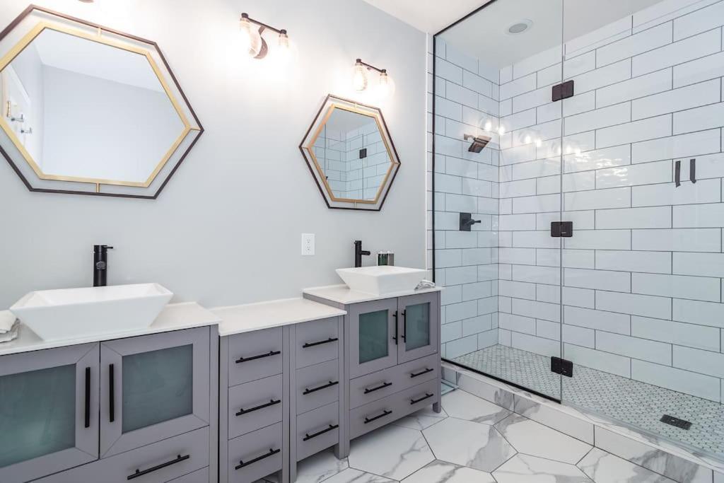 Eclectic Stylish And Cozy Unit Holiday home Milwaukee