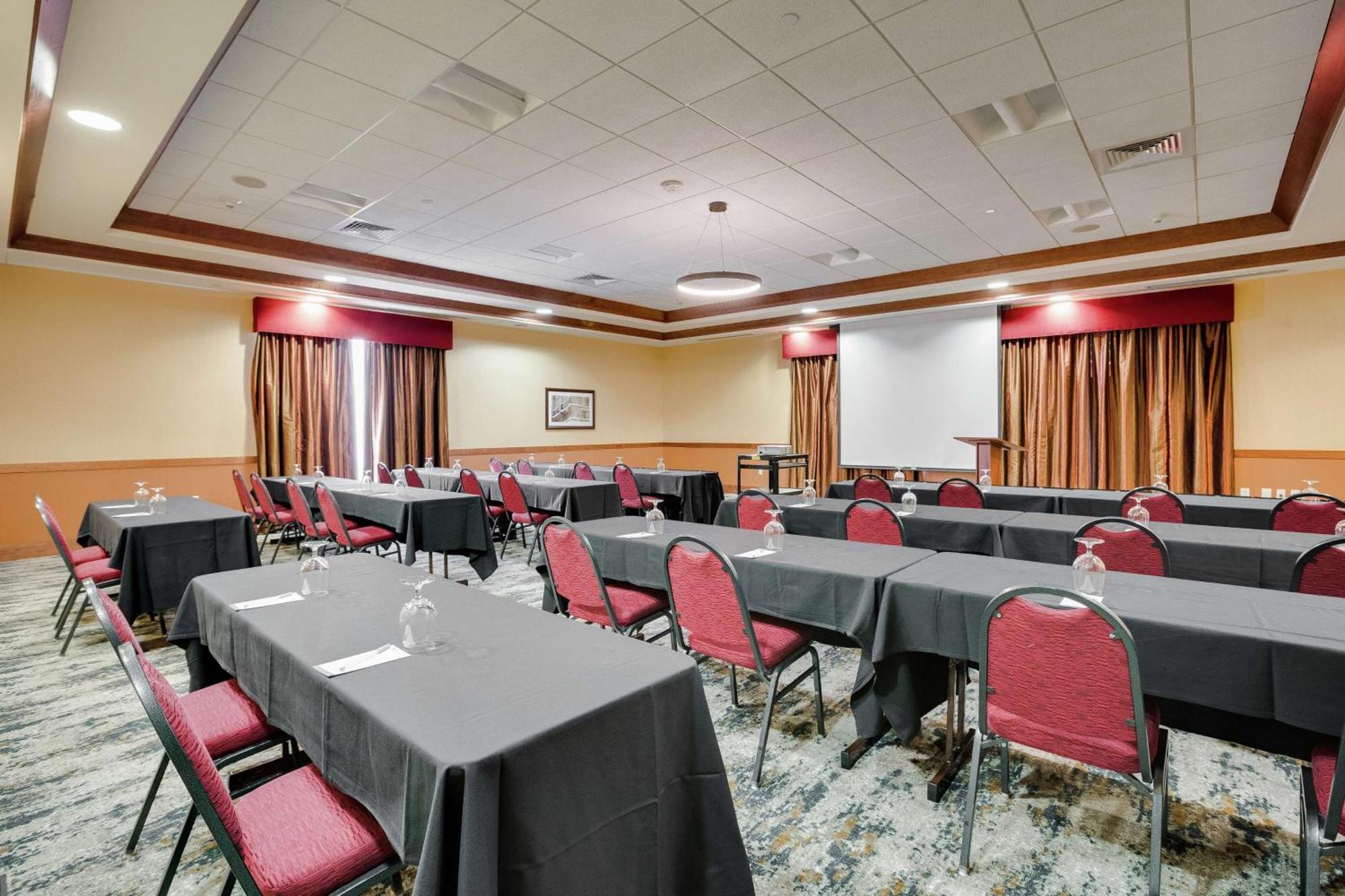 Hotel Hilton Garden Airport Milwaukee