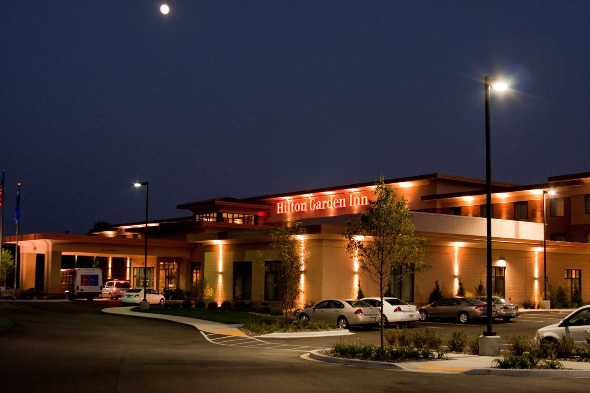 Hilton Garden Airport 3*