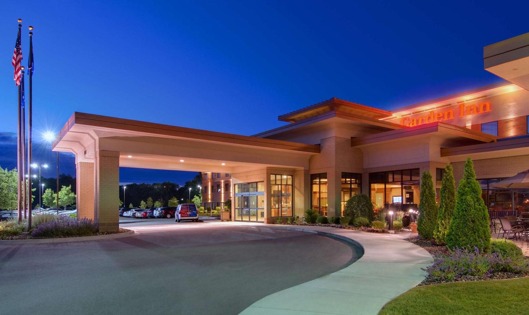 Hilton Garden Airport Hotel 3*