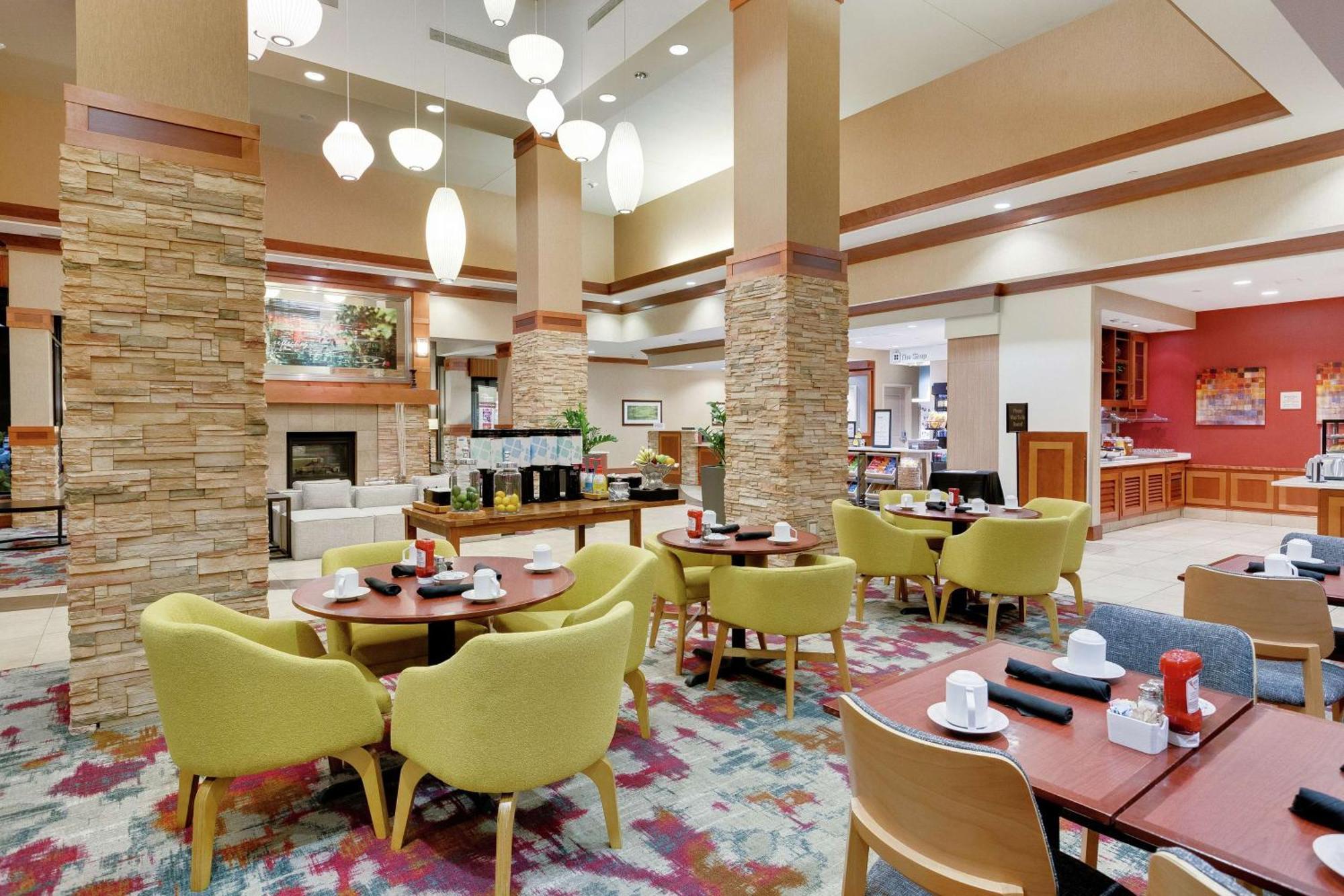 Hilton Garden Airport Hotel Milwaukee