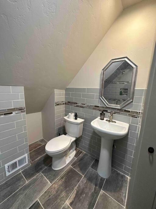Private W/parking, Location Holiday home