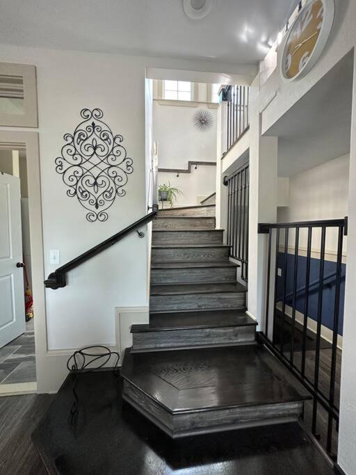 Private W/parking, Location * Milwaukee