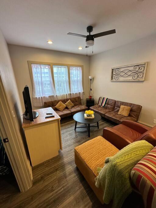 Holiday home Private W/parking, Location *
