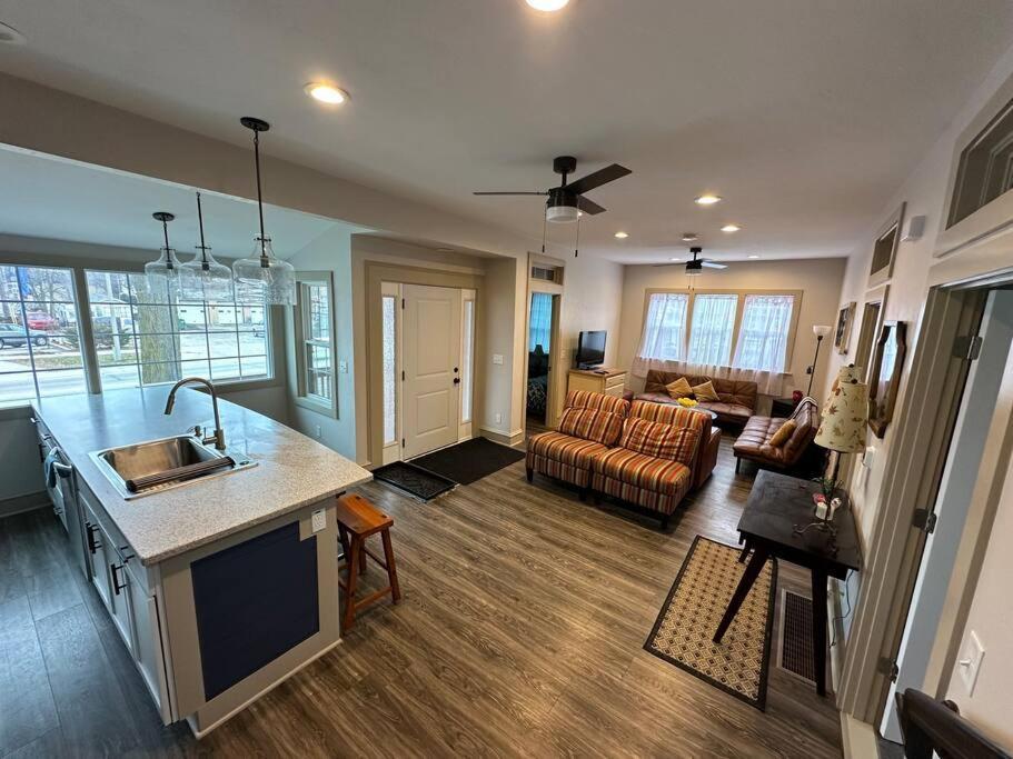 Private W/parking, Location Holiday home *