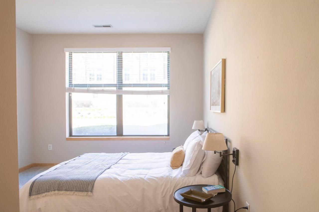 Flexhome Brewers Hill 2br Ts2 - Near Brady St And Riverwalk Milwaukee