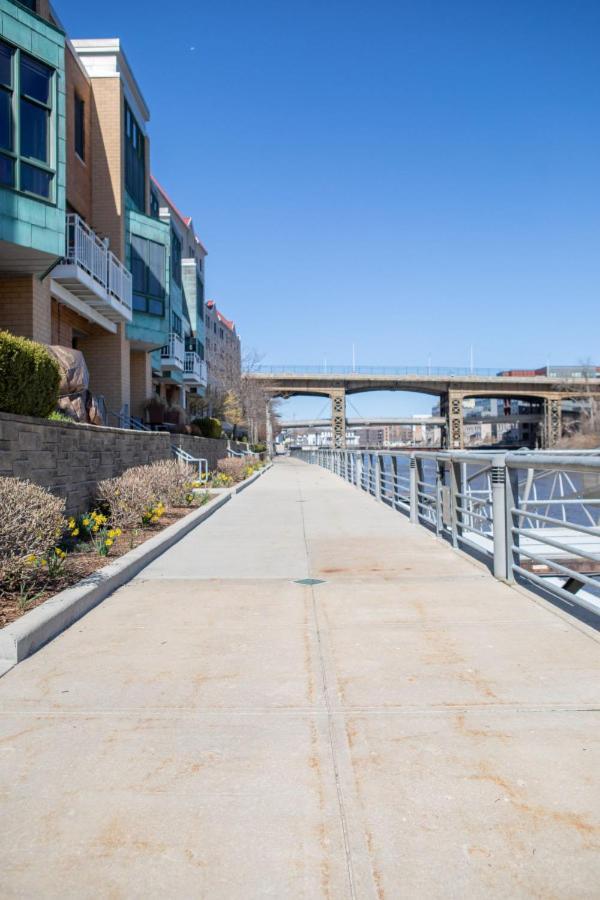 Flexhome Brewers Hill 1br Ts3 - Near Brady St And Riverwalk *