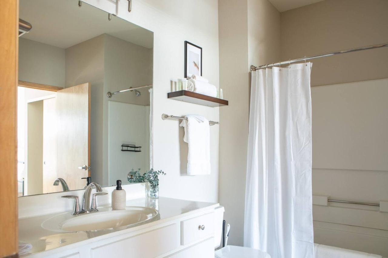 Flexhome Brewers Hill 1br Ts3 - Near Brady St And Riverwalk Milwaukee