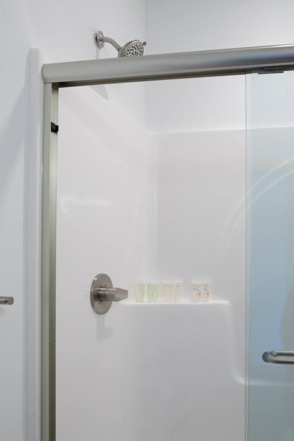 Flexhome East Side 1br No4 - With Balcony, Pool, Gym Apartment Milwaukee